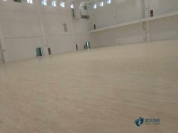 懸浮式運動場地木地板施工